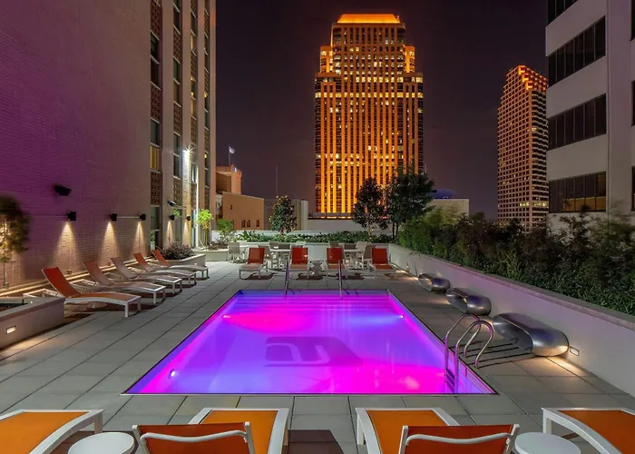 Top Hotels Close to New Orleans Passport Agency