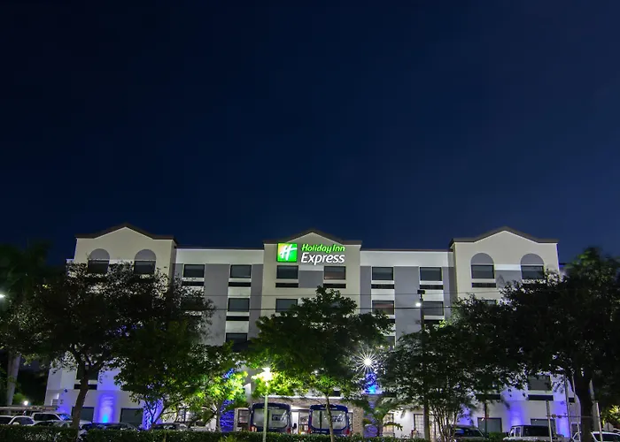 Top Hotels Near Fort Lauderdale Airport with Shuttle