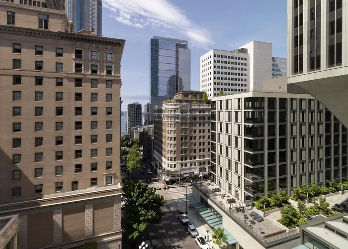 Top Seattle Hotels Offering Jacuzzi in Room Suites