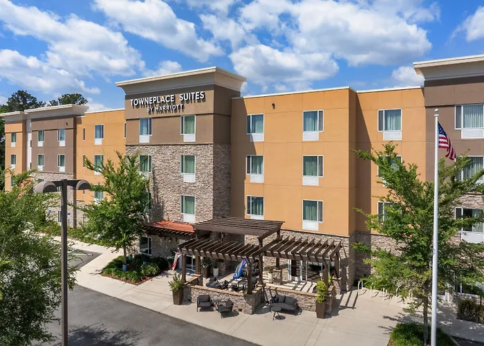 Top Hotels Near I-75 in Gainesville for Comfort & Access