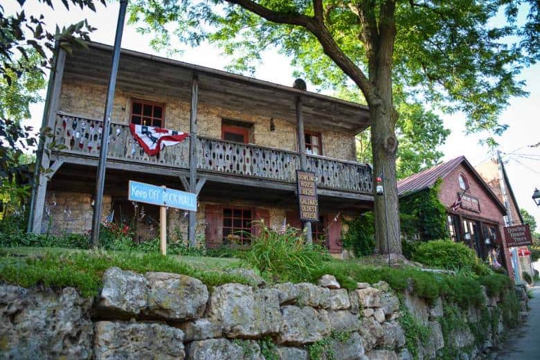Dowling House war das älteste Haus der Stadt. Es wurde 1826 erbaut und konnte in den Sommermonaten besichtigt werden.