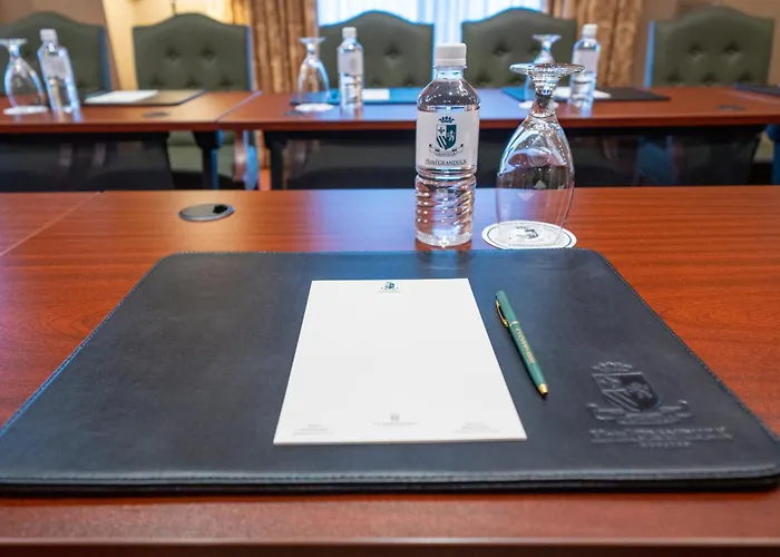 Top Hotels Close to Mia Aesthetics Houston