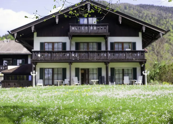 Hotel Bachmair am Tegernsee in Tegernsee: Eine komfortable Unterkunft am See