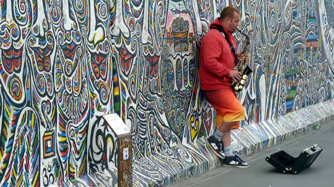Gratis in Berlin: die East Side Gallery zählt zu den bekanntesten kostenlosen Attraktionen der Stadt.